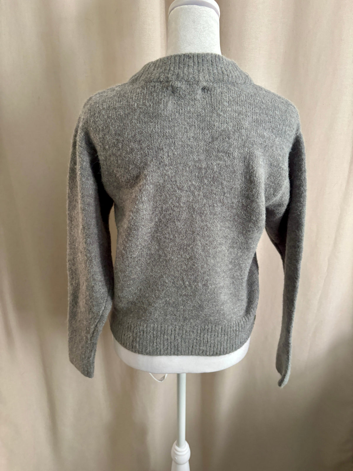 RW&CO V-Neck Sweater — Size XXS NWT