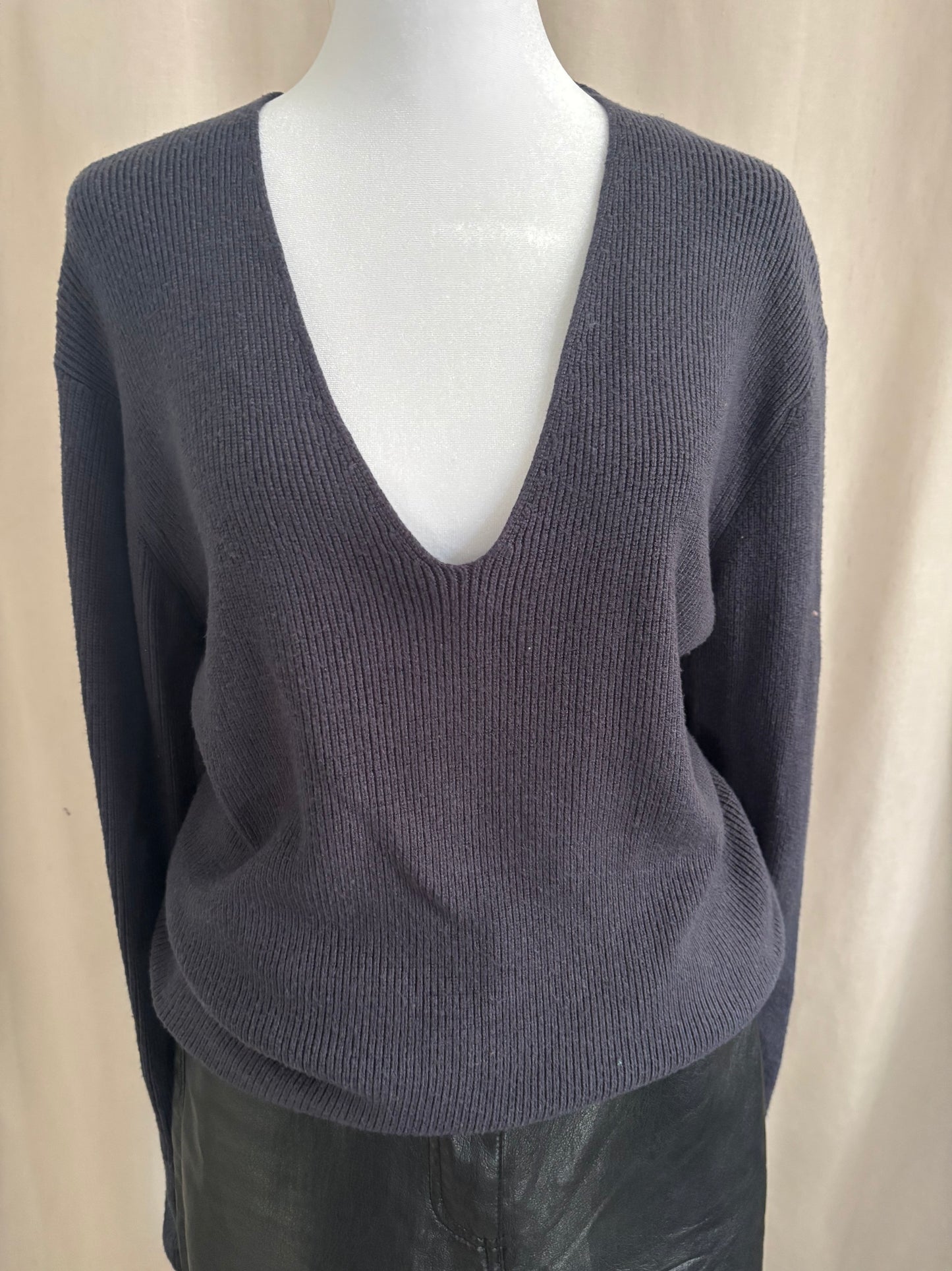 Oak + Fort V-Neck Sweater - Size Medium