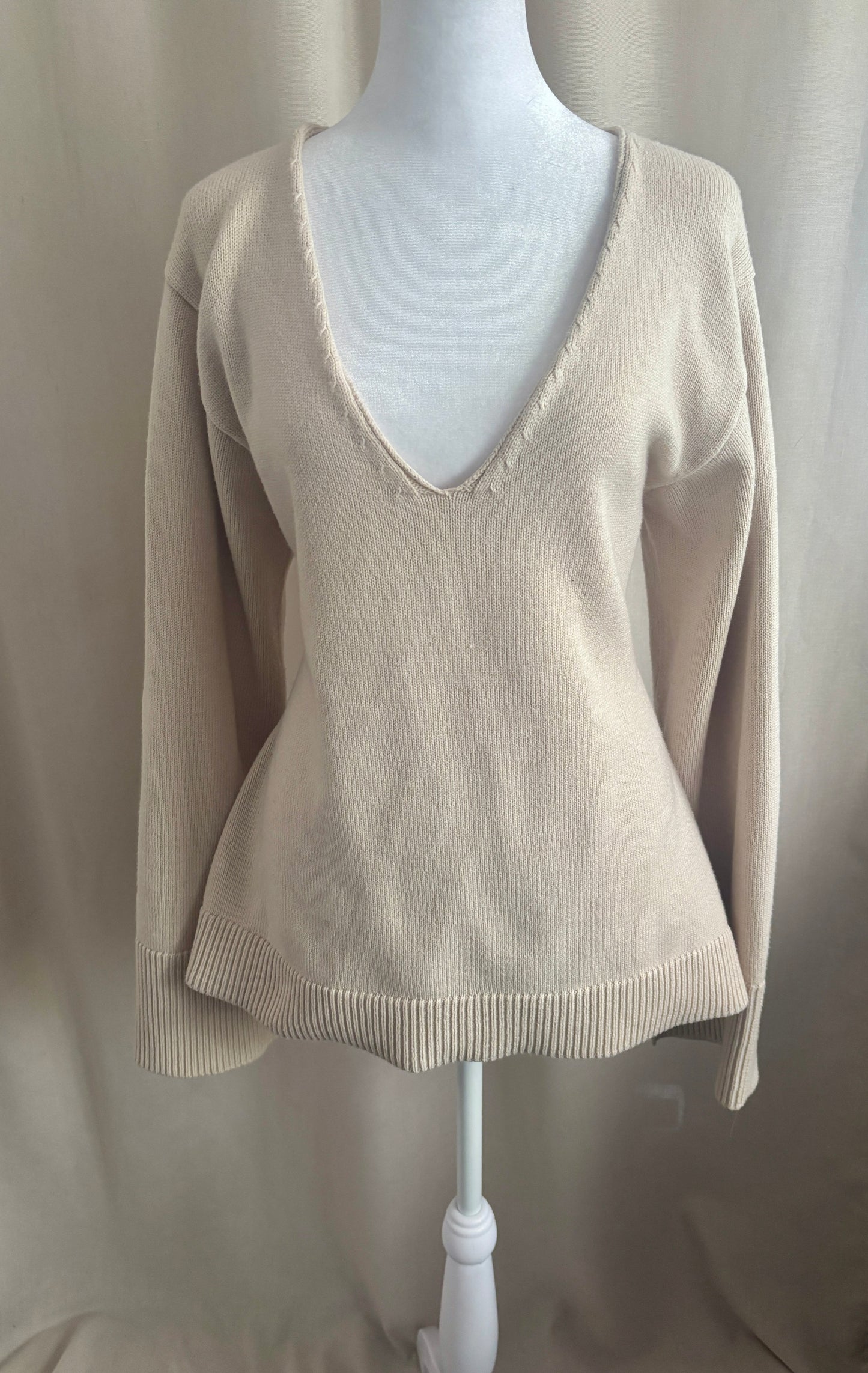 H&M Defined Waist V-Neck Sweater | Size M