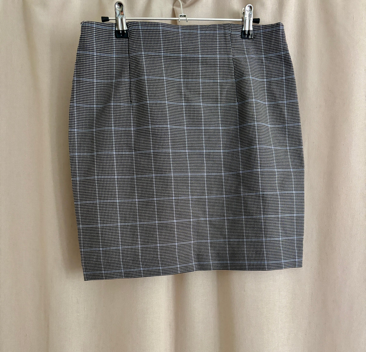 Dynamite Plaid Skirt — Grey, Black & Blue | M