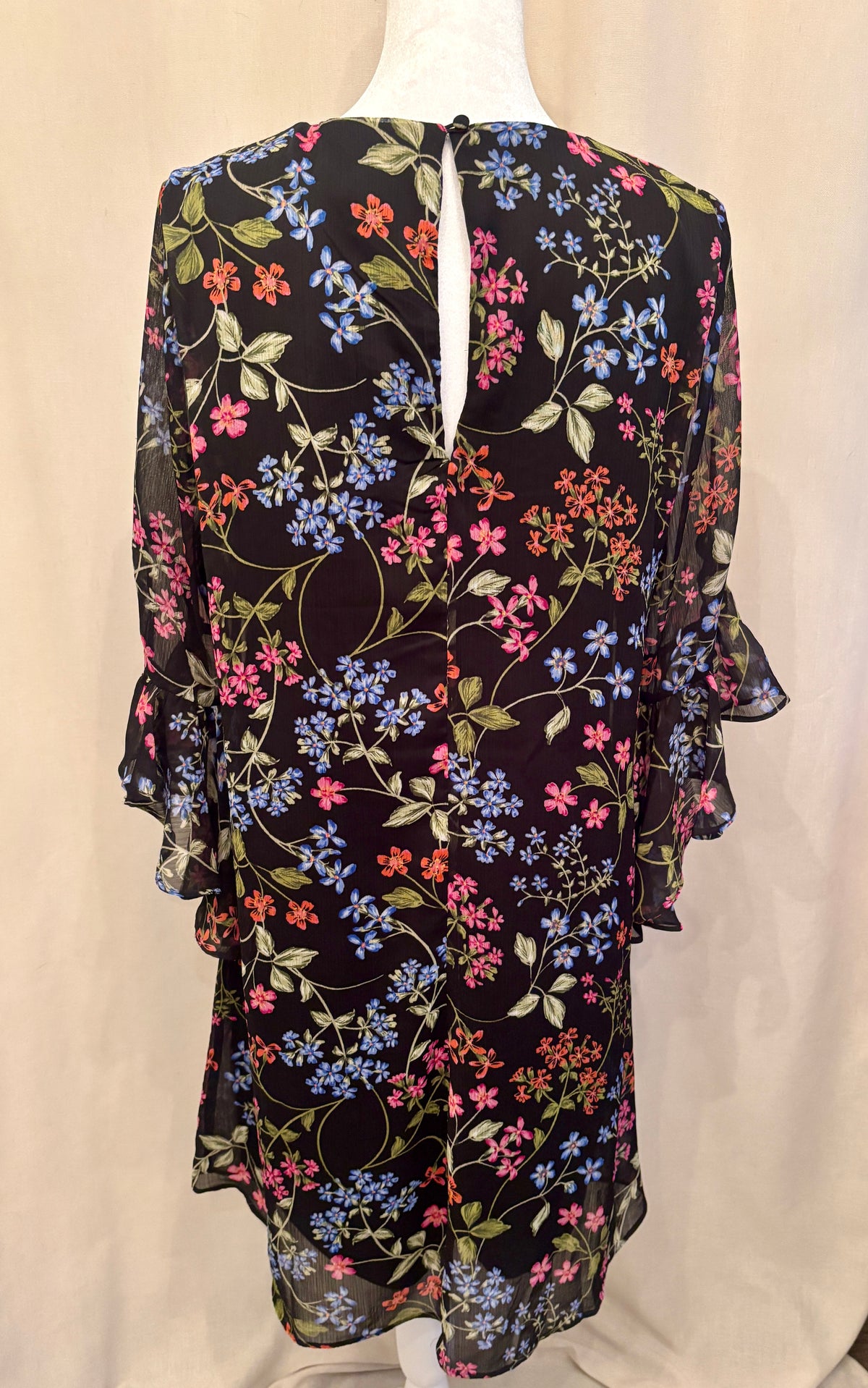 Calvin Klein Floral V-Neck Dress — Size 10