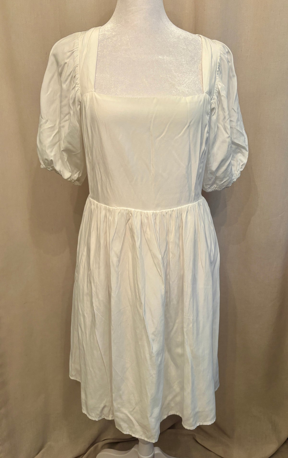 Molly Green Tiered Knee-Length Dress — Size M