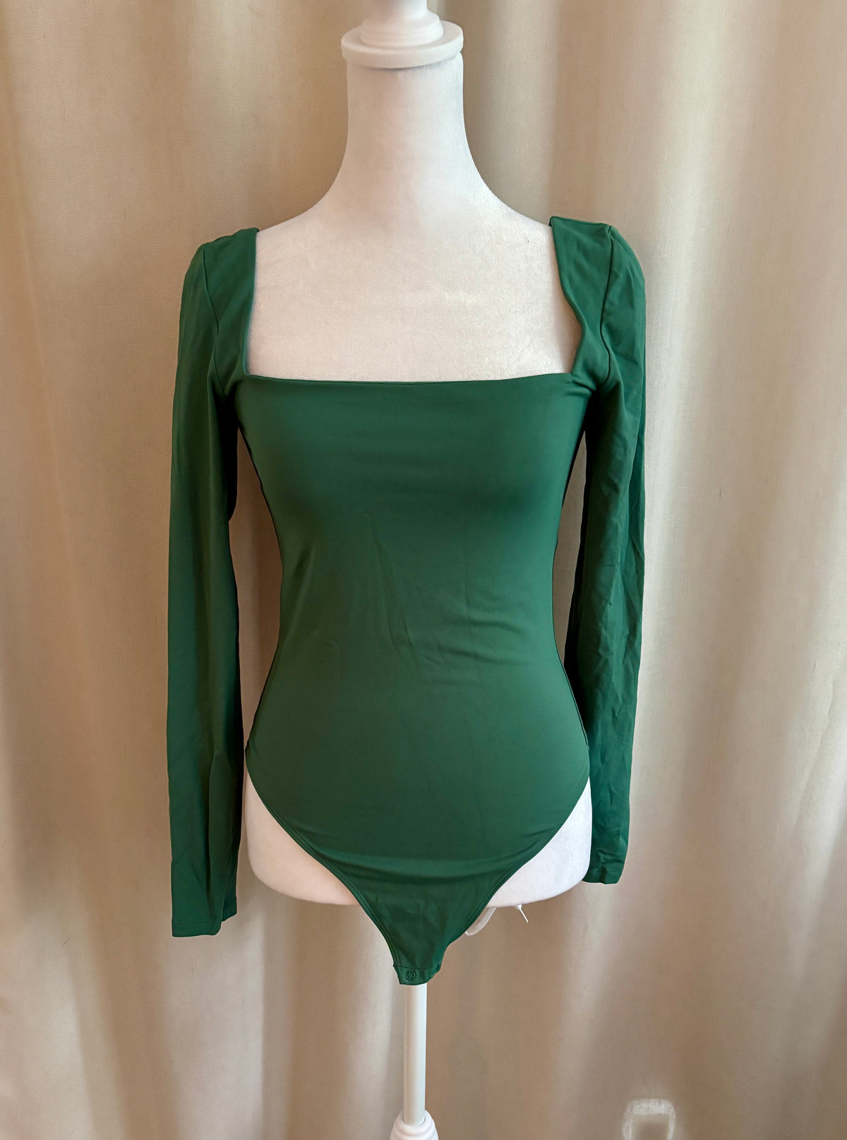 Aritzia Original Contour Headway Squareneck Bodysuit — Size M