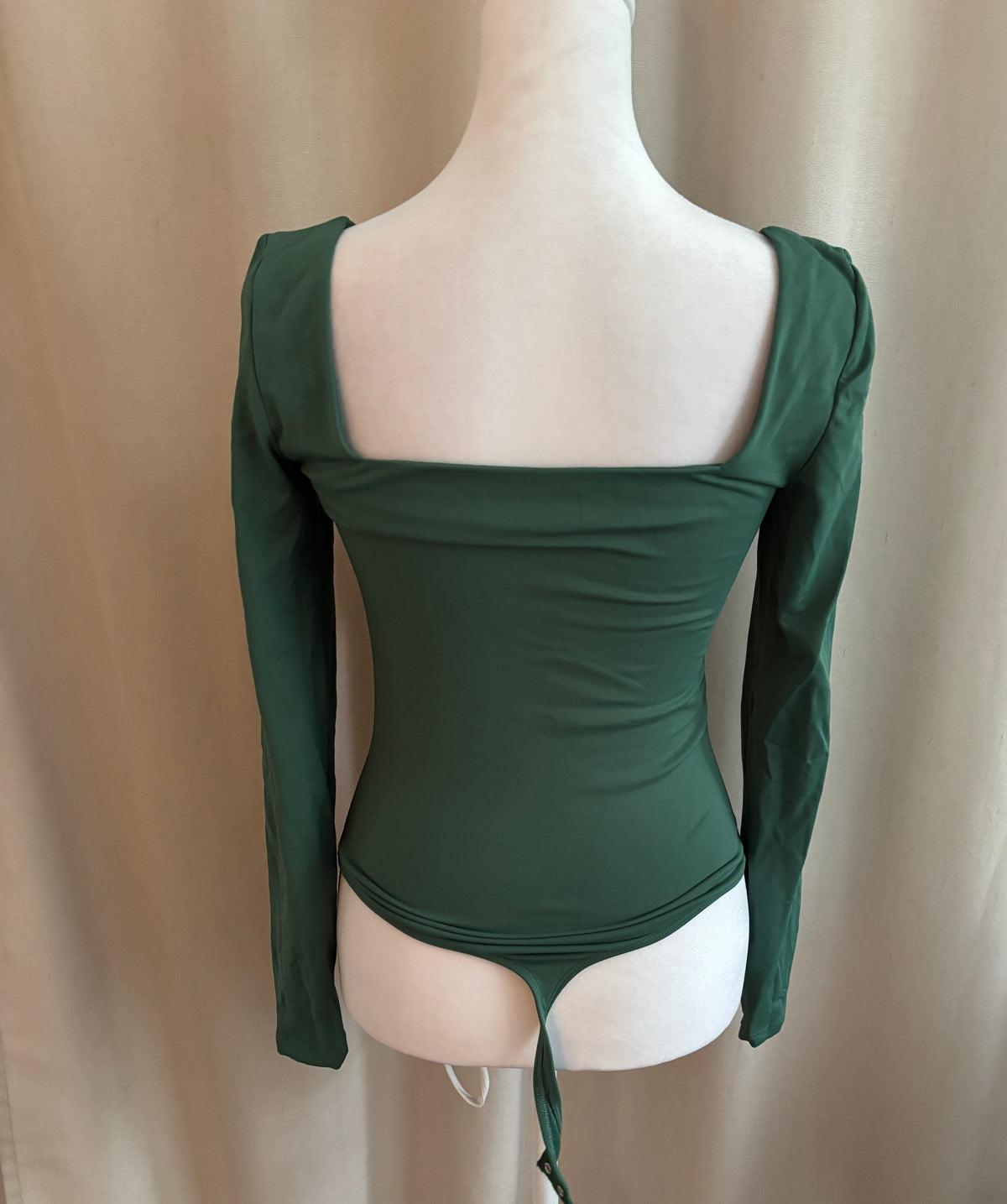 Aritzia Original Contour Headway Squareneck Bodysuit — Size M
