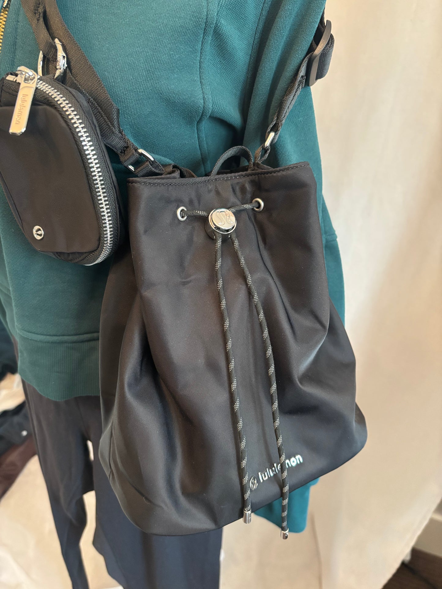 Lululemon Drawstring Bucket Crossbody Bag (5L) Includes Clippable Nano Pouch